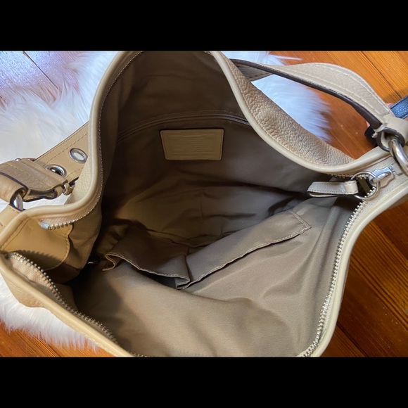 Coach tan leather purse - Picture 7 of 8